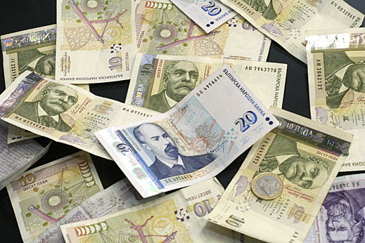 “Търговци” задигнаха 6 бона от старец