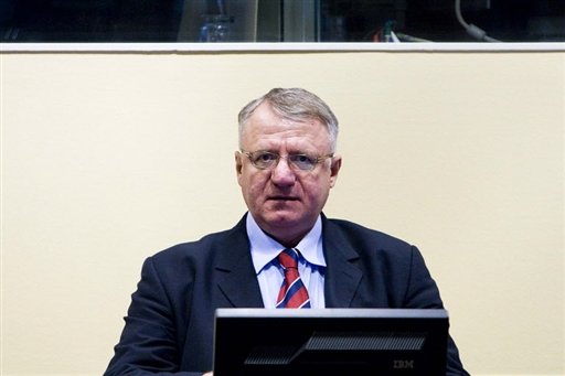 Воислав Шешел изригна срещу покойник и запали Twitter