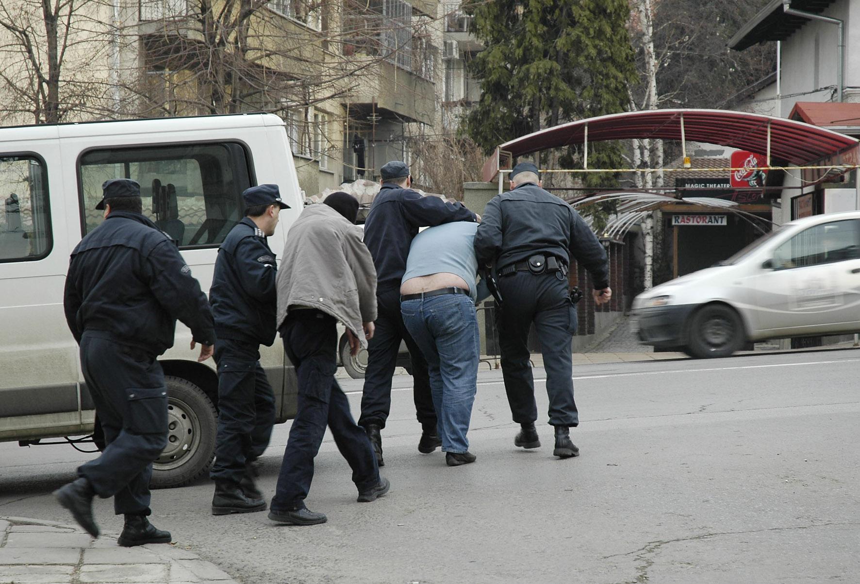 Прибраха четирима от наказателната бригада на Галев