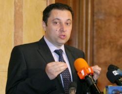 Яне Янев: КС замазва изборните нарушения в Турция