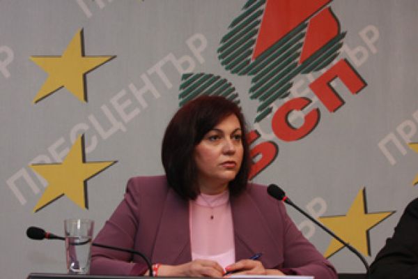 Корнелия Нинова плаши със съд областен управител 