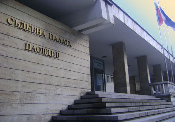 Осъдиха за подкуп двама полицаи