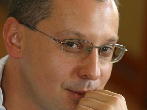 Отговорът на "съсела": "Не е Брад Пит, Хер Флик е"