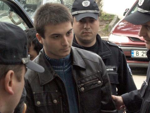 Подсъдимият Георги трил снимки от телефона си след убийството на Радостина