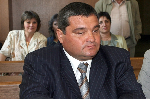 Прокуратурата връща на Беев 16 бона “подкуп”