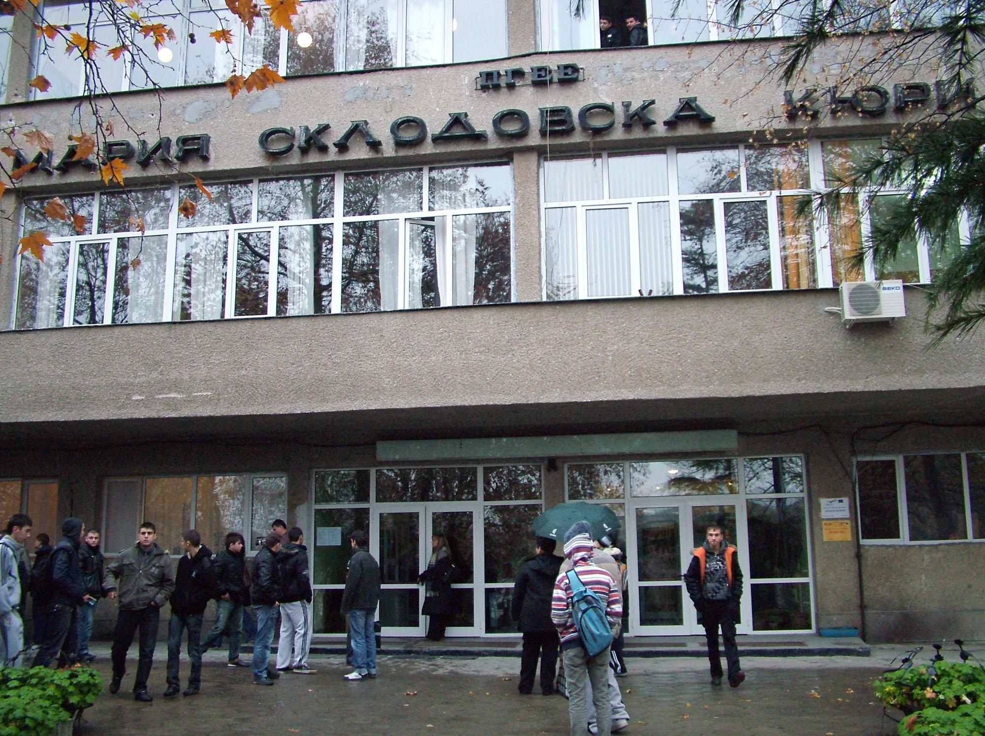 Децата-пушачи – двойно повече от “избухването” на демокрацията насам