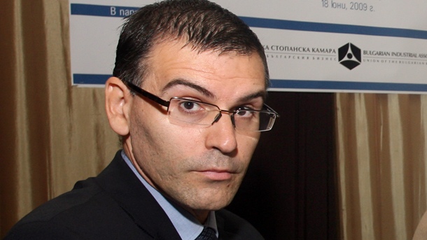 Дянков си платил за здраве
