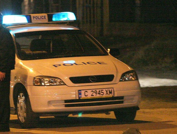 Компания на генералски син разби с бутилка главата на диджей