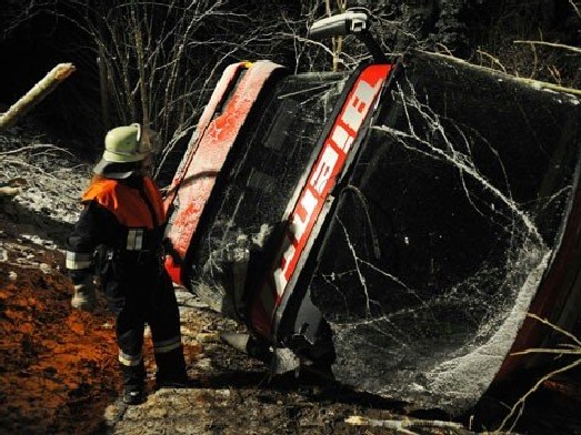 26 студенти загинаха при автобусна катастрофа
