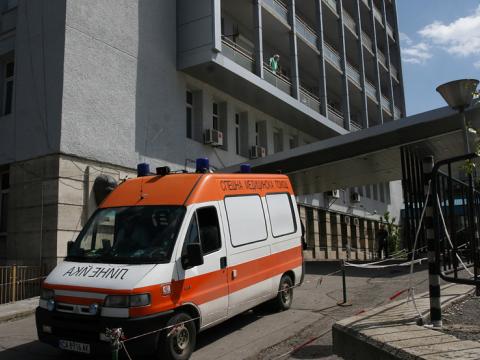 Изписаха детето, изпило метадона на майка си