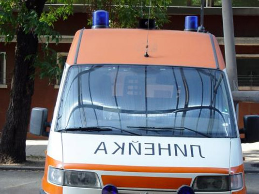 Простреляната в челото 18-годишна е в добро състояние