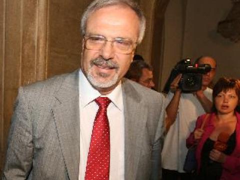 Няма да искат имунитета на Гагаузов, засега 