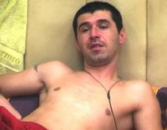 В къщата: Mъртвопияният Павлин замеря спящите пенсионери с шампоани