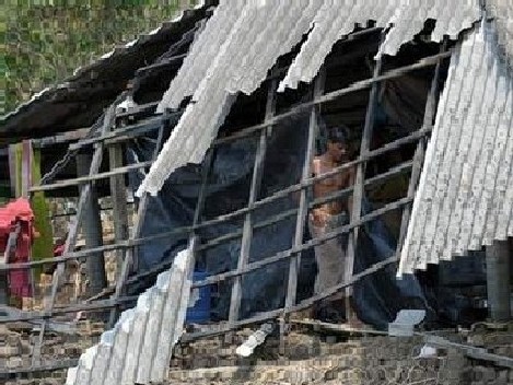 Ураган в Индия погуби 56 души