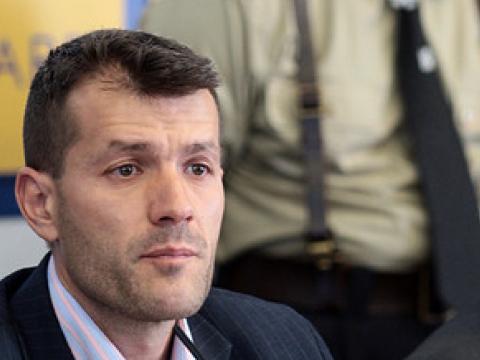 Непознати пребиха Боян Расате и негов приятел в центъра на София