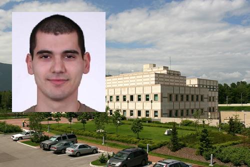 Бащата на изчезналия студент прегледа отново записи от камерите: нищо