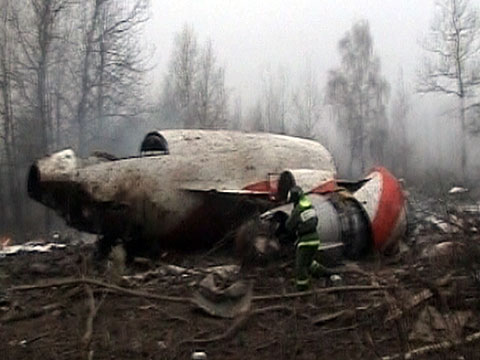 Пак се заговори за разбилия се самолет, в който полският президент Качински загина