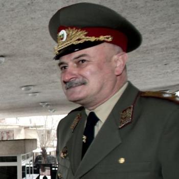 Ген. Студенков заминава в пенсия