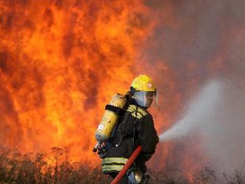 Тригодишно дете пострада при пожар
