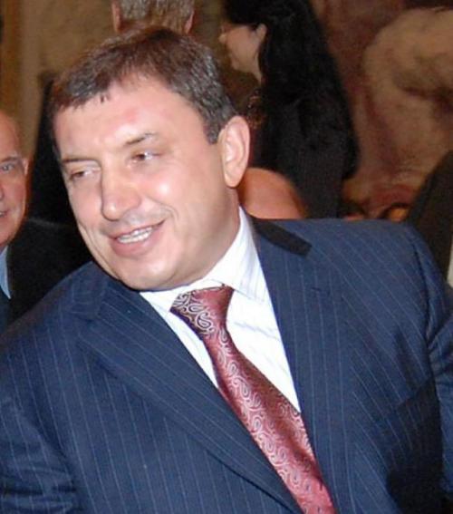 Трактора зад атаката на Яне срещу ДАНС