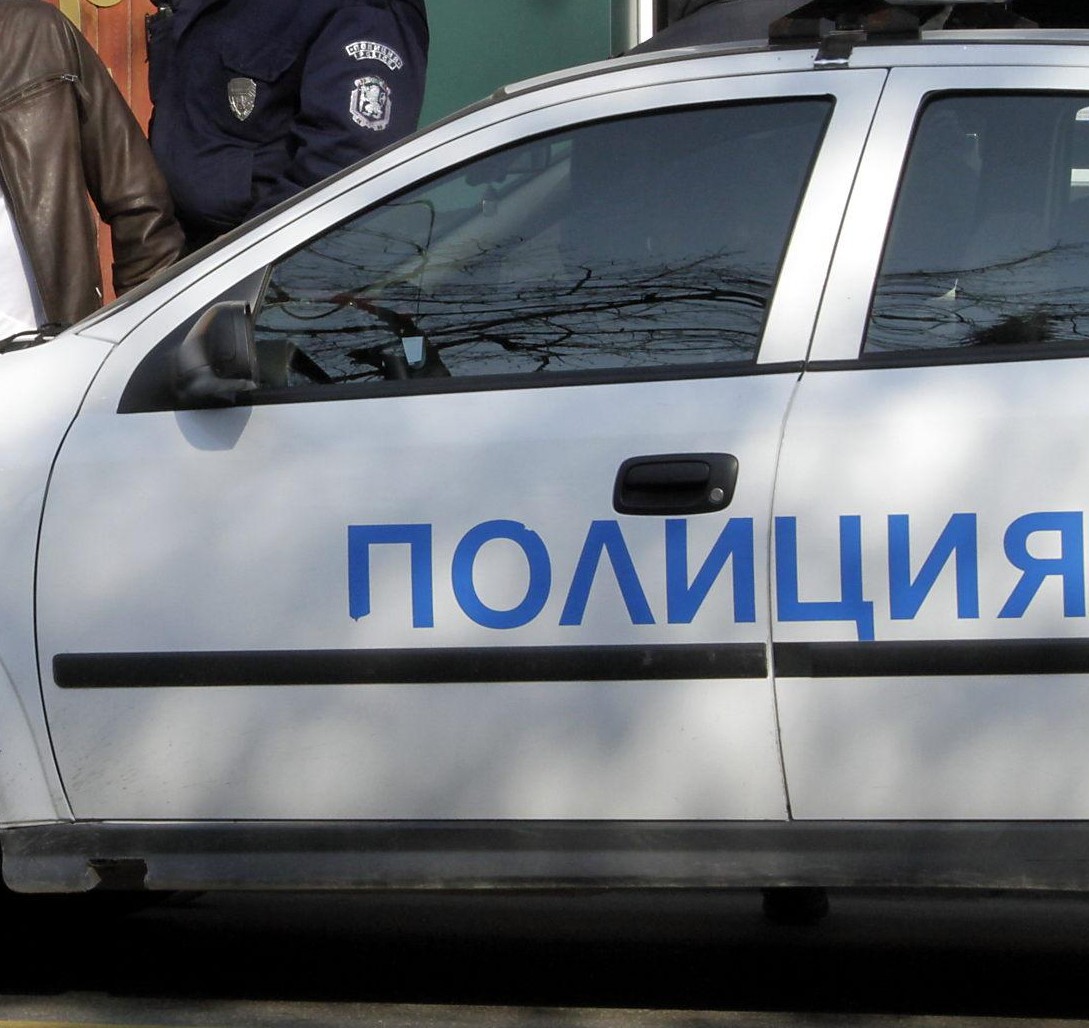 Сгащиха 19-годишен, карал приятелката си да проституира