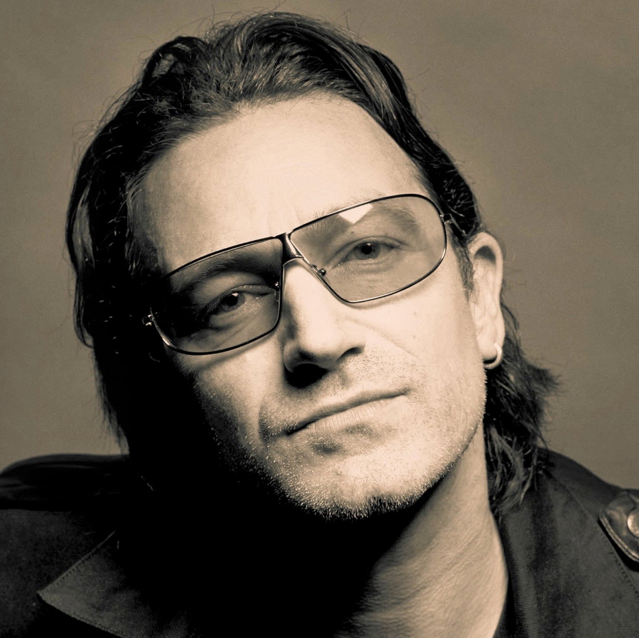 U2 свирят на олимпийския стадион в Истанбул
