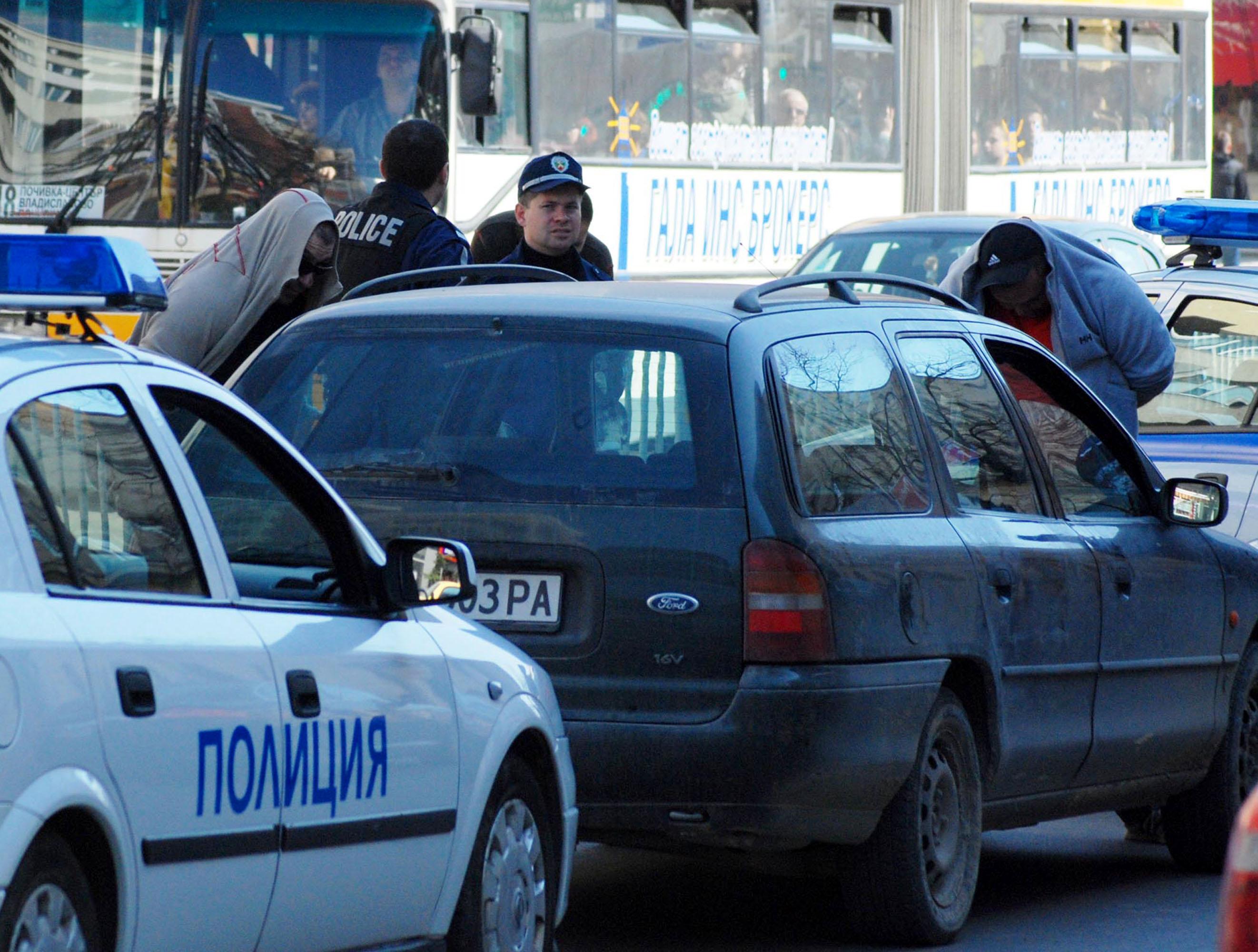 Полицай пострада при опит за бягство на престъпник