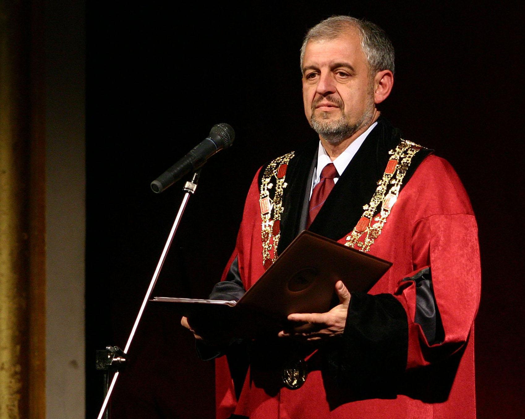 Ексректорът на СУ проговори невалидните дипломи, издадени от Алма матер