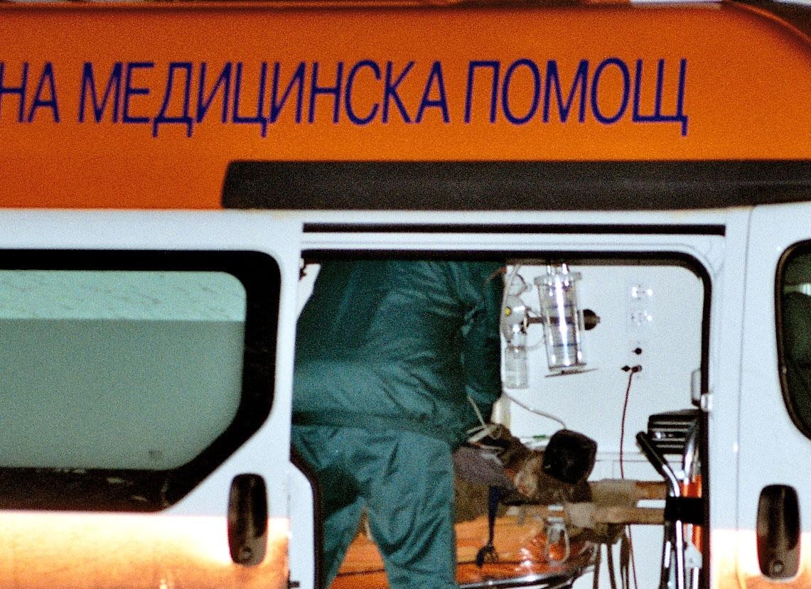 Три коли и камион прегазиха жена 