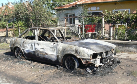 Кола пламна в Добрич