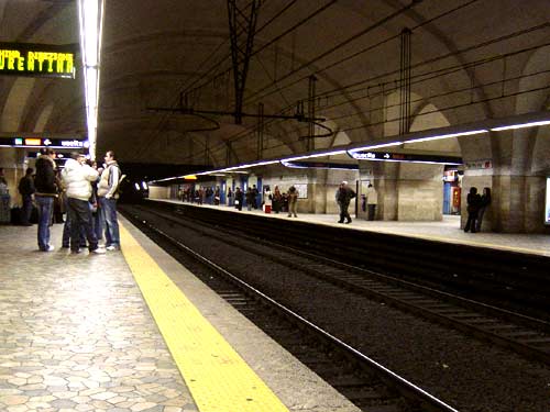Откриха бомба в римското метро