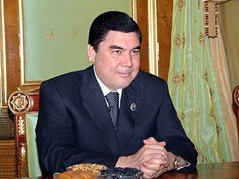 В Туркменистан съчиниха "Песен на радостта" в чест на президента-Слънце