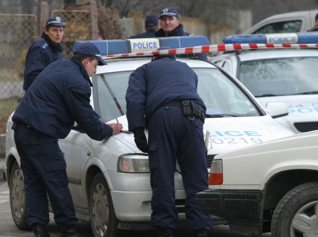 Издирват мъжа, заложил бомба на радара на Орлов мост