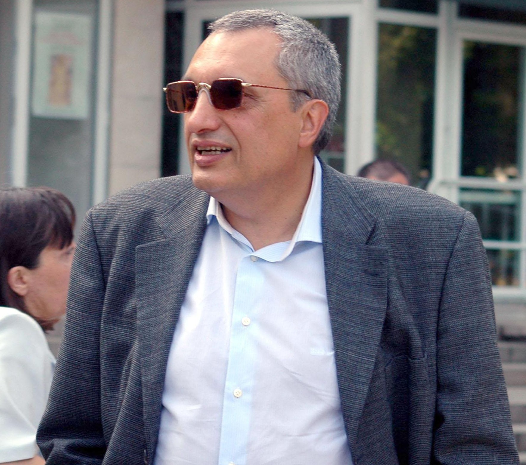 Иван Костов: Взривът пред сградата на вестника е дело на хората с флашките