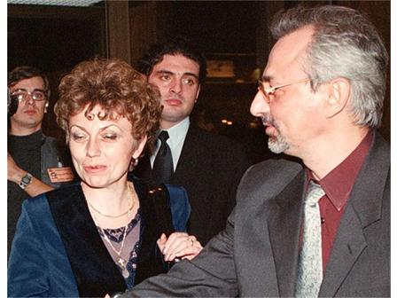 „Труд” се хвърли по очи на банкера Цветан Василев