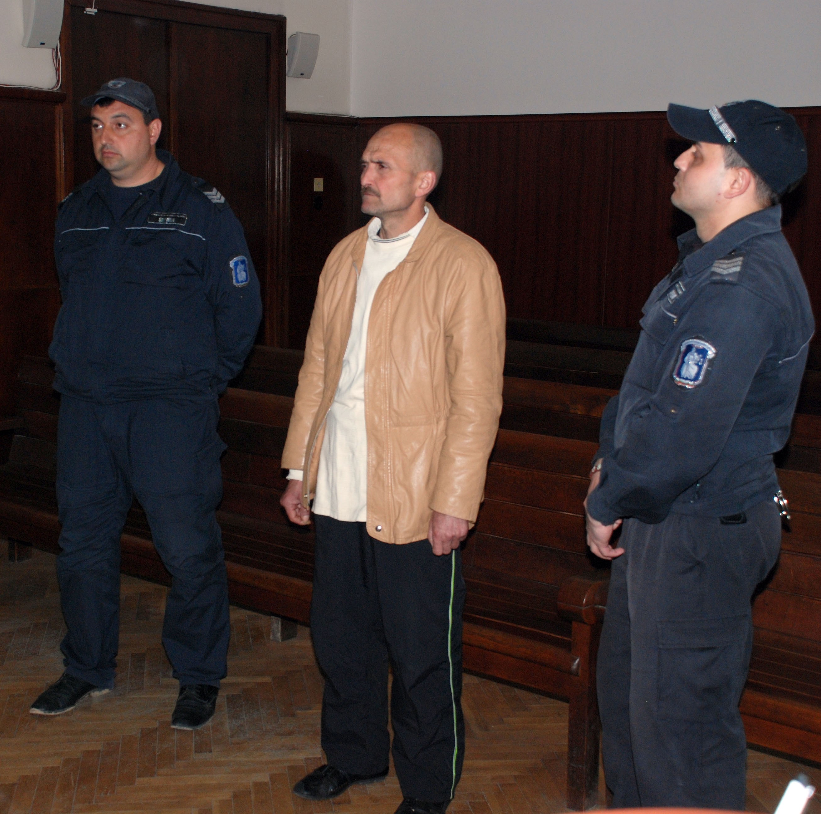 20 години за син, убил по жесток начин майка си