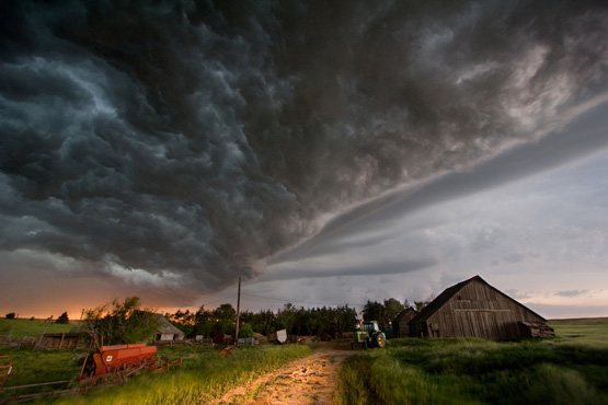Смъртоносни бури убиват наред в САЩ
