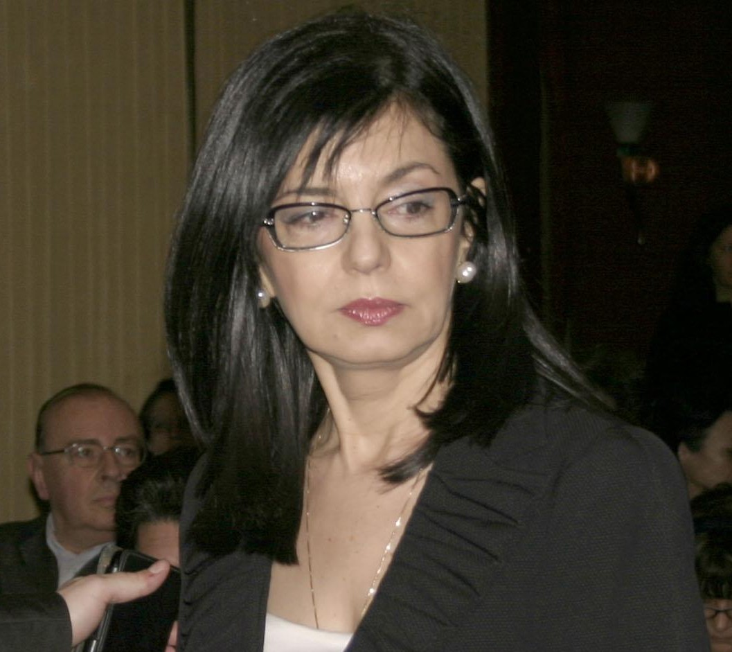 Шок и ужас! Врагът на партиите Меглена Кунева все още е член на НДСВ
