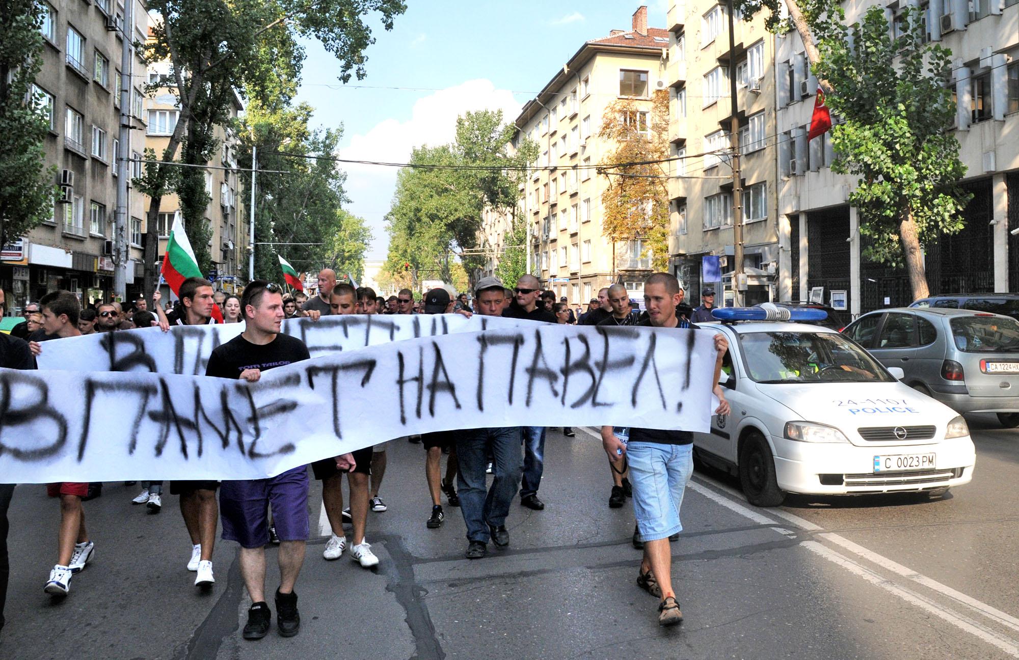 Минута мълчание за жертвите на Катуница и в София