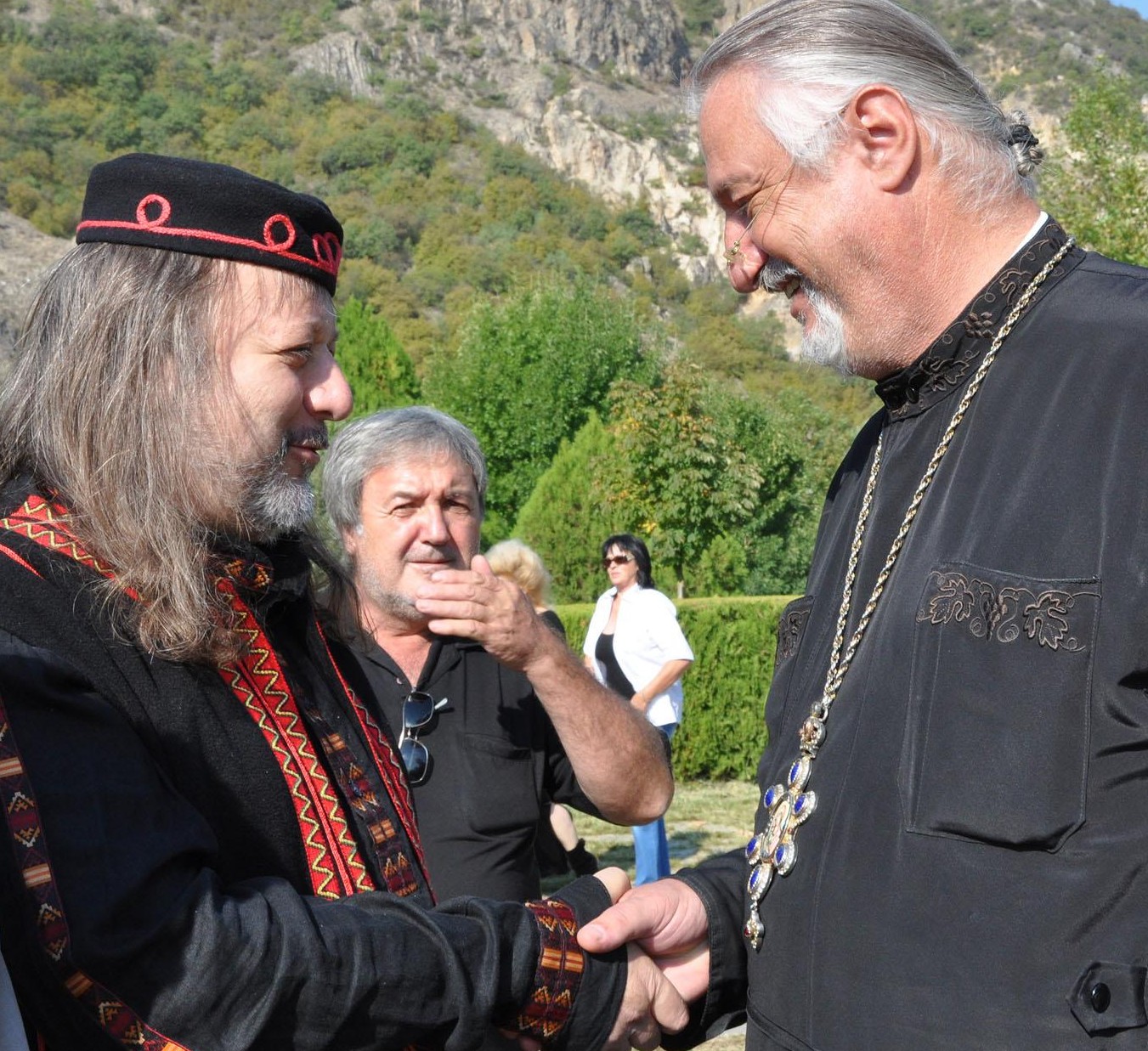Откриха статуя на Ванга