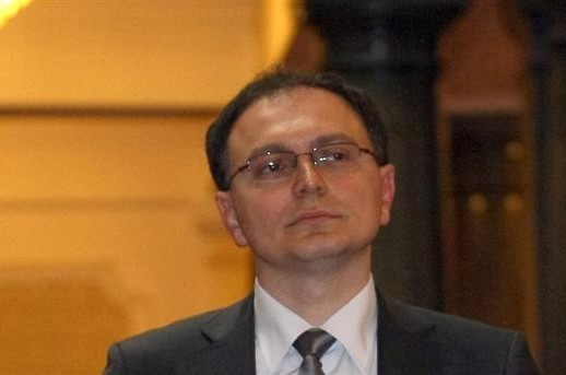 Наследникът на Кушлев скочи срещу нередовен член на комисията