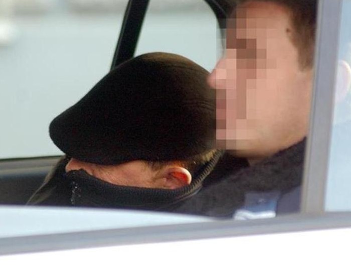 Поп хвана бандит, тарашил апартаменти в София