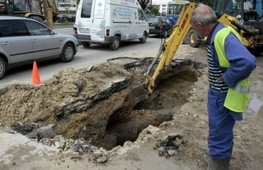 Аварии оставиха без ток и парно столичани 