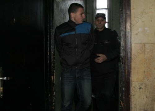 Гладиаторът Вальо пребил 8 за месец