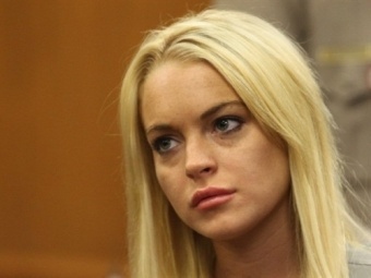 Playboy с Линдзи Лоън излиза предсрочно