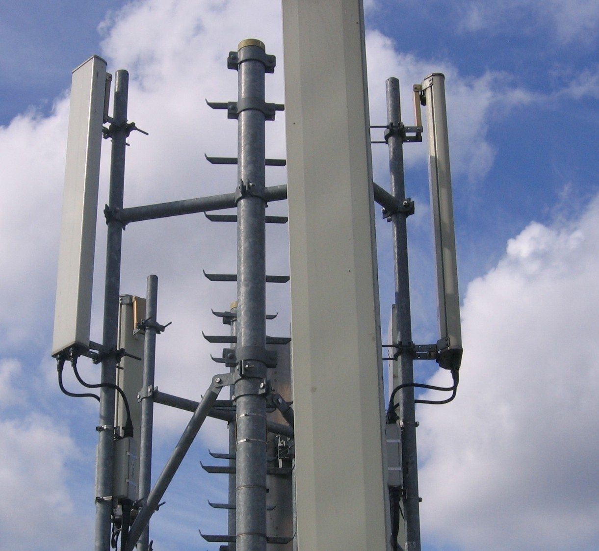 Конкуренцията на новите GSM оператори ще понижи цените
