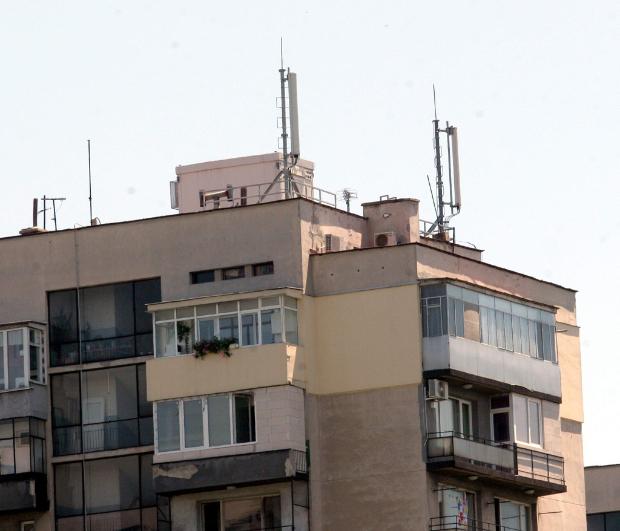 Половината от GSM антените в София незаконни