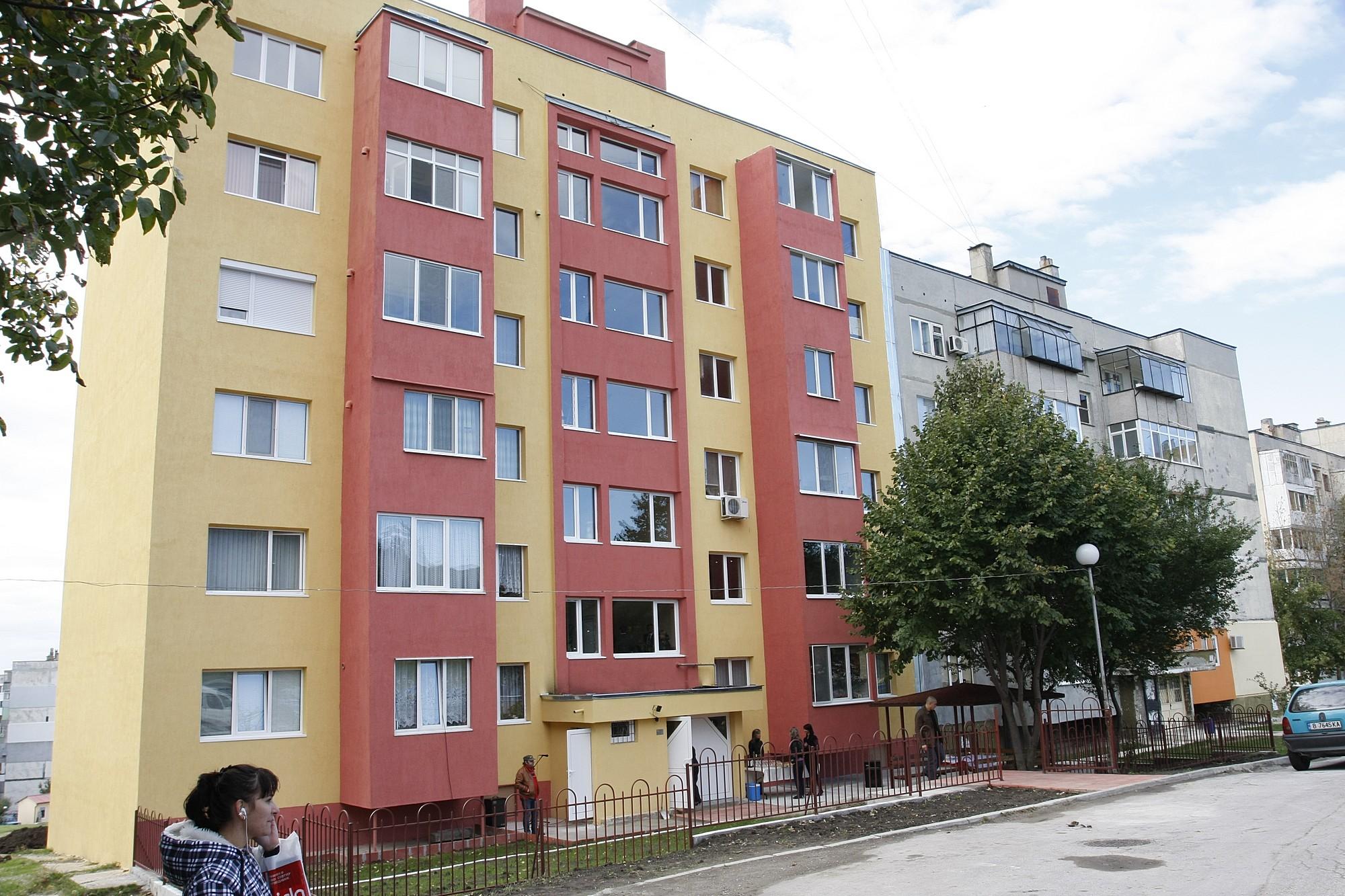 Задължават ни да санираме блоковете по закон