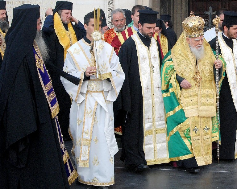 Синодът готви прошка за доносниците
