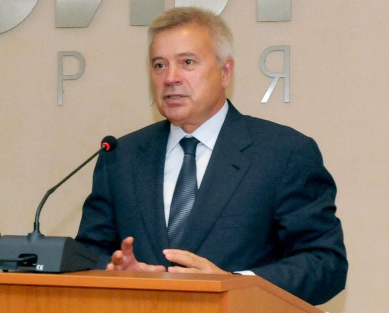 Алекперов купи акции на “Лукойл” за $5,3 млн.